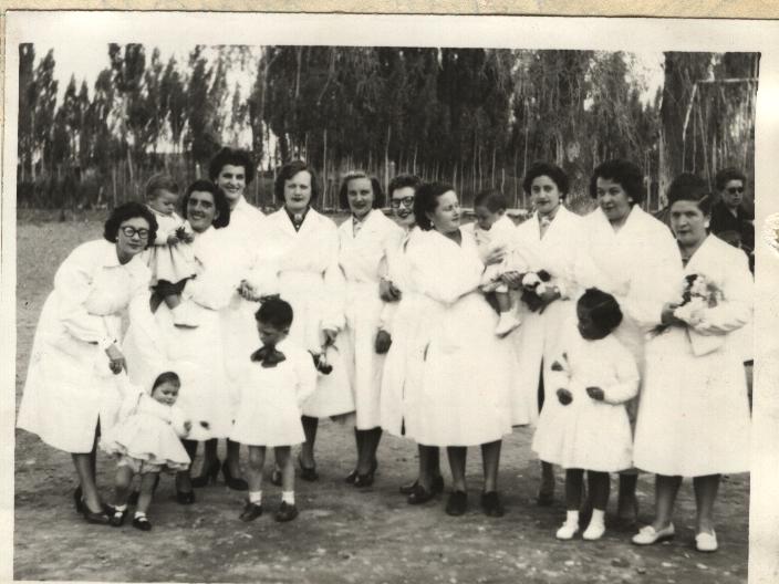 Maestras de la Esc Nacional 217, que se llamó posteriormente Rep de Chile y Cap José León Lemos - año 1956
